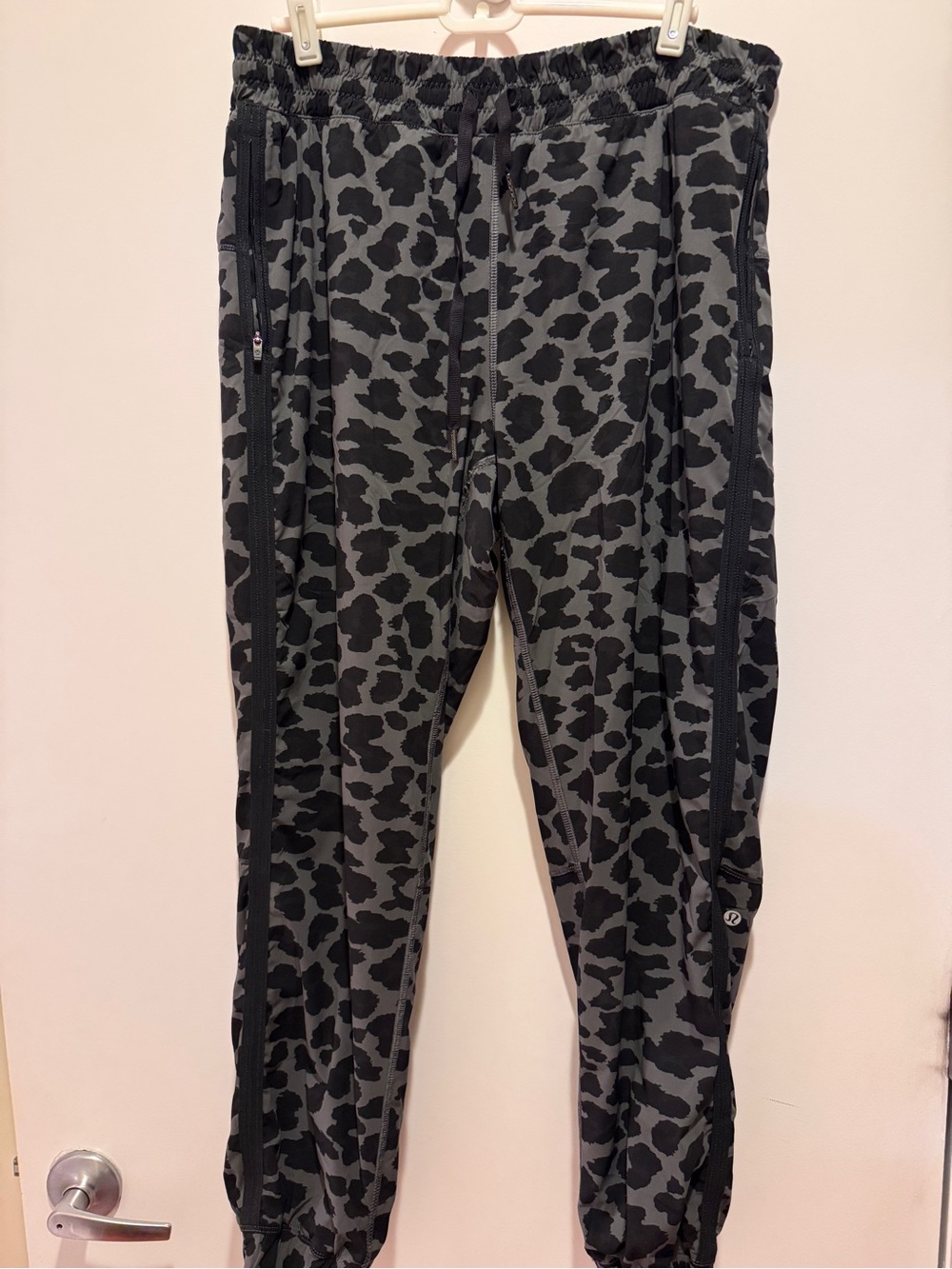 Lululemon Lined Dance Studio Jogger Leopard Camo Grey Black - Size 12